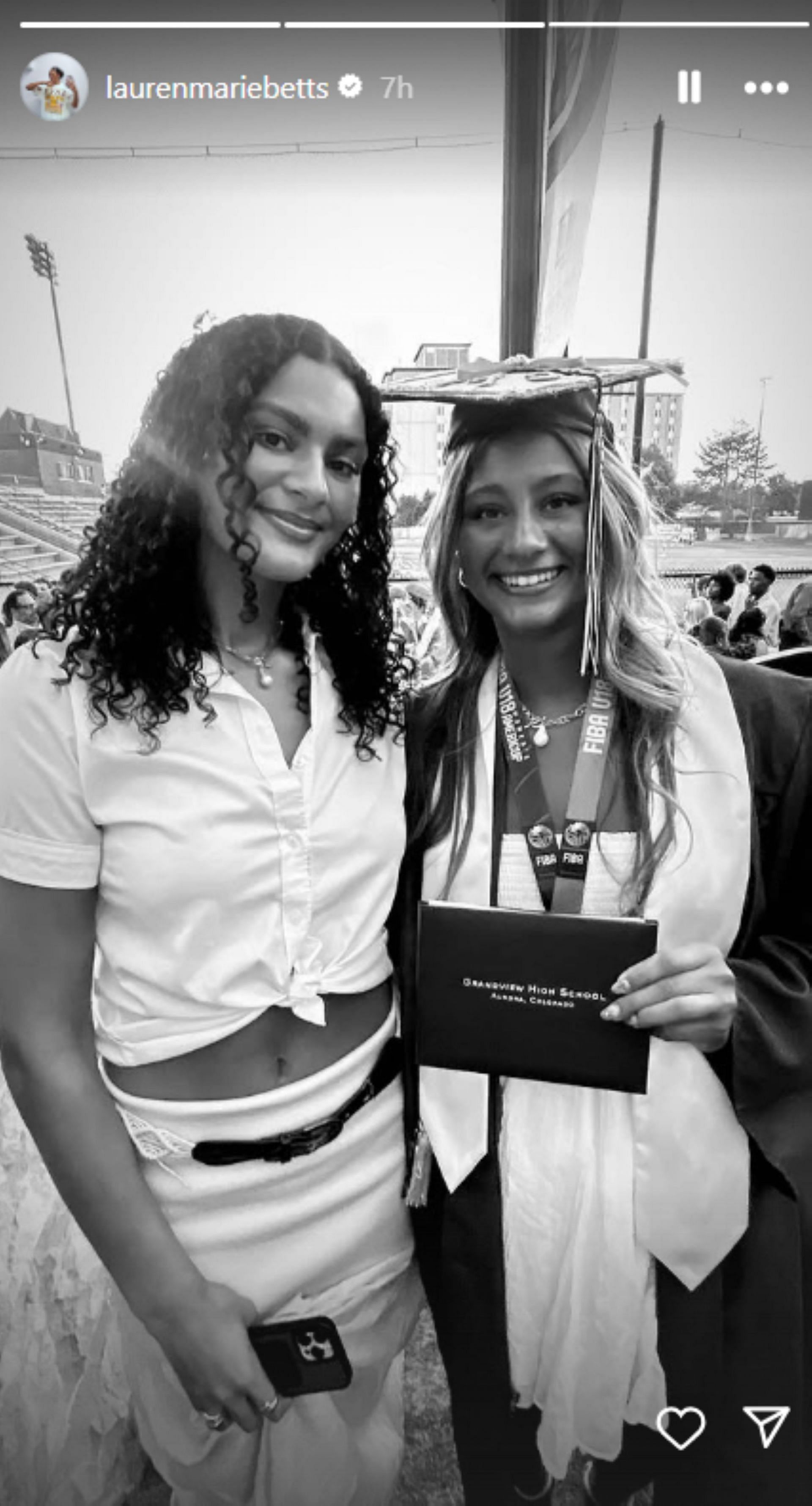 Lauren Betts shares an image with her sister Lauren Betts after her graduation (Image: IG/laurenmariebetts)
